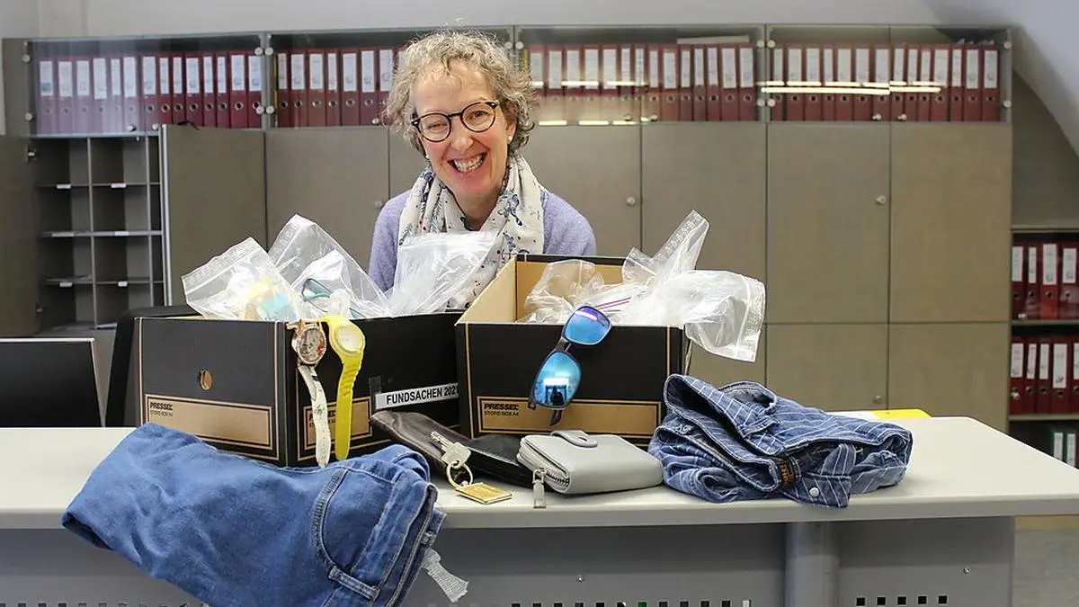 Karoline Kazianka bringt fast jedes Fundstück und ihre Besitzer wieder zusammen