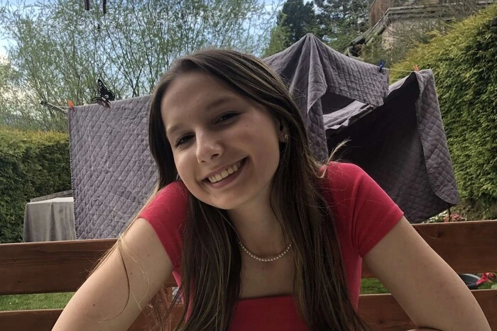 Melanie Riegler (18) aus Bad St. Leonhard, HLW: "Ich bin hin und her gerissen, da einerseits die Individualität der Schüler und somit die Möglichkeit, sich selbst ein wenig durch Kleidung auszudrücken durch Vorschriften verloren geht, man andererseits auch Mobbing in den Griff bekommen könnte."
