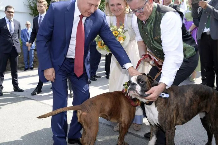... eine Streicheleinheit für die Hunde der Ministerin ...