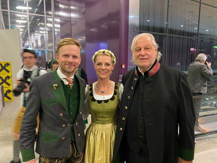 Willi und Christiana Gabalier mit Dancing-Star Hannes Kartnig