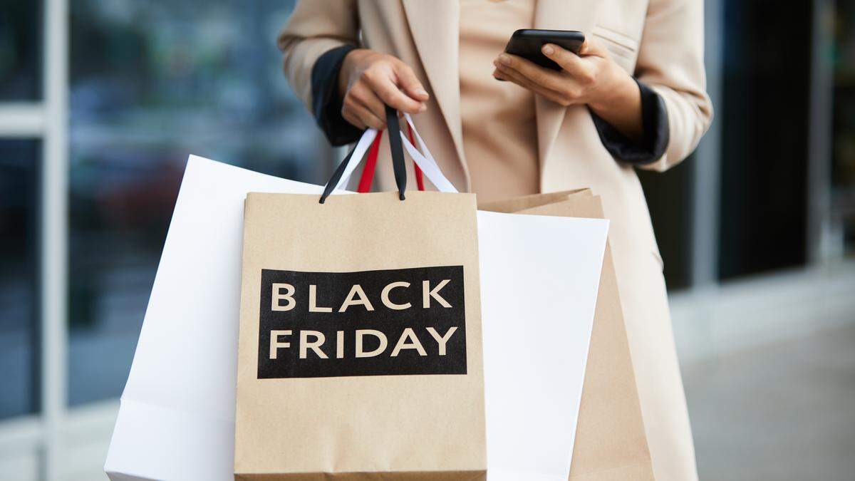 Sechs von zehn Menschen in Österreich wollen dieses Jahr die Angebote rund um den Black Friday nutzen.  