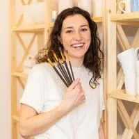 Paulina Tiefenbacher eröffnet nach Klagenfurt ein weiteres Keramik-Malstudio in Graz