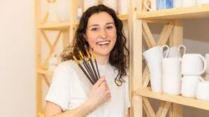 Paulina Tiefenbacher eröffnet nach Klagenfurt ein weiteres Keramik-Malstudio in Graz