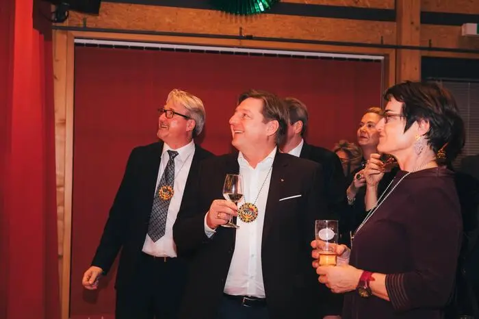 Auch Bürgermeister Günther Albel ließ sich den Spaß nicht entgehen