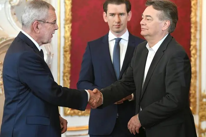 "Heute schließt sich der Kreis", sagte Bundespräsident Alexander Van der Bellen in seiner Angelobungsrede.
