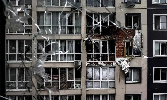 Ein zerstörtes Gebäude in Butscha, im Ort wurde ein Massengrab mit 280 Leichen gefunden