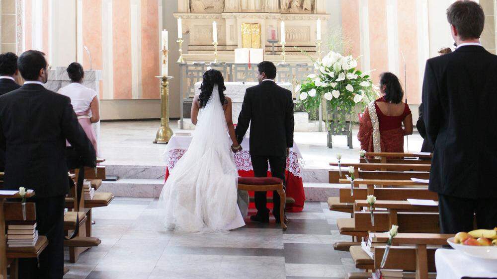 Derzeit sind nur zehn Gäste bei einer kirchlichen Hochzeit erlaubt