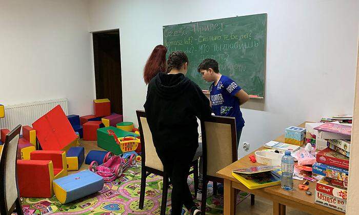 Polen bringen ukrainischen Kindern ihre Sprache näher