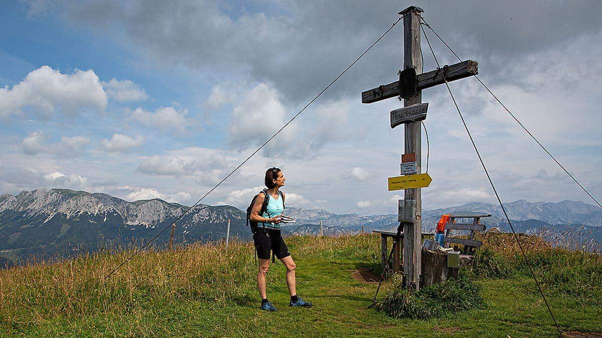 Herrlicher Blick vom Gipfel des Thalerkogels auf das Hochschwabmassiv