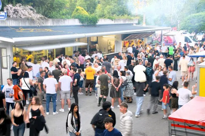 Zahlreiche Besucher kamen aus allen Himmelsrichtungen der Oststeiermark, um beim legendären Pischelsdorfer Volksfest dabei zu sein.