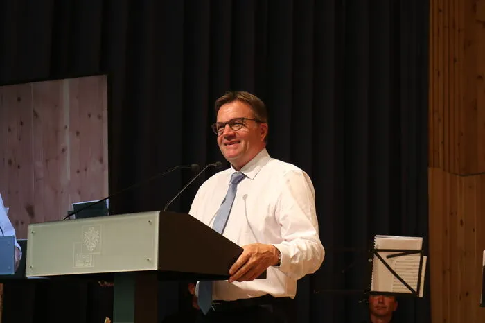„Es ringt mir unglaublichen Respekt ab, wie es bei uns in Tirol funktioniert. Es helfen alle Organisationen intensiv zusammen, alle gemeinsam sind ein gewaltiges Team“, sagte Landeshauptmann Günther Platter