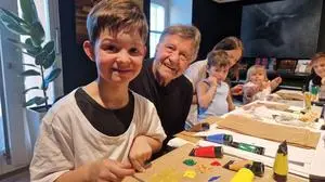 Hans Giegerl mit dem jungen Künstler Matteo