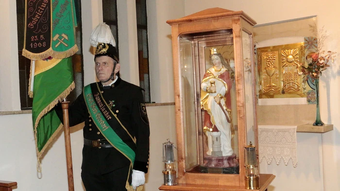 Die Bergkapelle Oberdorf-Bärnbach unter Obmann Jürgen Holler und dem Barbara- Personenkomitee mit Sprecher Martin Korsatko gestaltet das Fest der hl. Barbara, der Schutzpatronin der Bergleute, immer besonders feierlich.