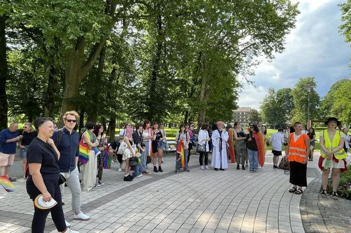 Treffpunkt war am Freitagnachmittag beim Springbrunnen im Spittaler Schlosspark. 