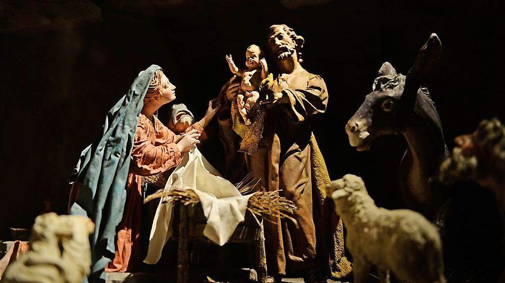 Am Heiligen Abend feiern viele in der Kirche Christi Geburt. Zahlreiche Krippenfeiern und Christmetten laden dazu ein  