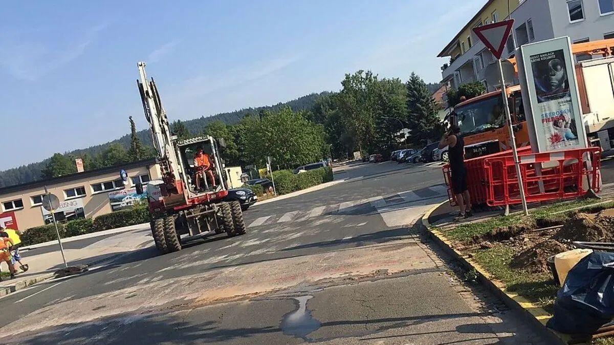 Vor der Universität wird gerade gebaut