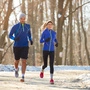 Wenn man bei winterlichen Temperaturen läuft, sollte man seine Trainingsbelastung anpassen. 