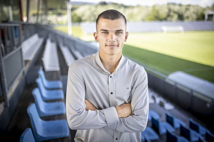 Kategorie: Junge Talente. Adis Jasic ist im Spitzensport angekommen. Heuer hatte der St. Veiter seine ersten Einsätze für den WAC, spielte aber auch in der U18-Fußballnationalmannschaft. Stimmen Sie hier ab!