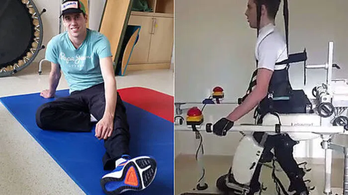 Auch auf der Matte (links) wird täglich fleißig trainiert: Sitzen, rollen und Rumpfübungen stehen am  Trainingsprogramm des 24-Jährigen. Müller bei einer seiner vielzähligen Therapiesitzungen im Reha-Zentrum in Bad Häring. Mit dieser Gehmaschine werden komplette Schritte simuliert. 