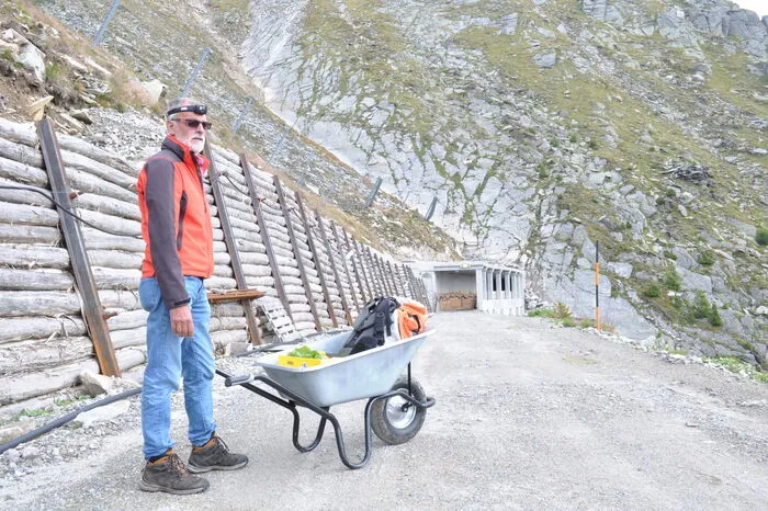 Die Lebensmittel für die Hütte transportierte Pschernig mit dem Auto bis zum Schoberboden.