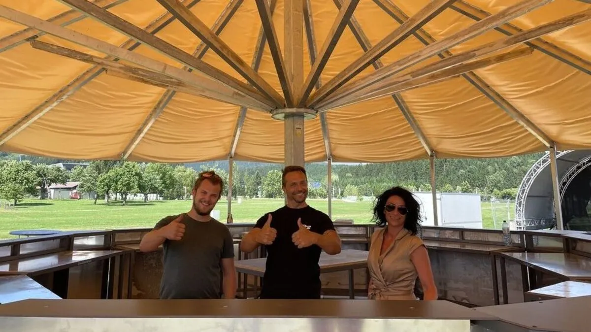 Robert Lintschinger (Mitte) mit seinen Kollegen Remy Windegger und Michaela Meier 