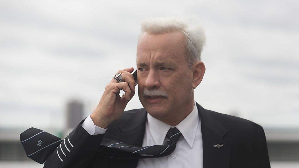 Tom Hanks mimt den US-Piloten Chesley Sullenberger