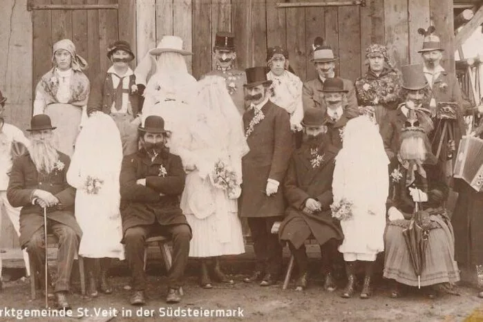 Maskenball beim Gasthaus Kerschbaum „Kirchenwirt“ in St. Veit am Vogau, 1930