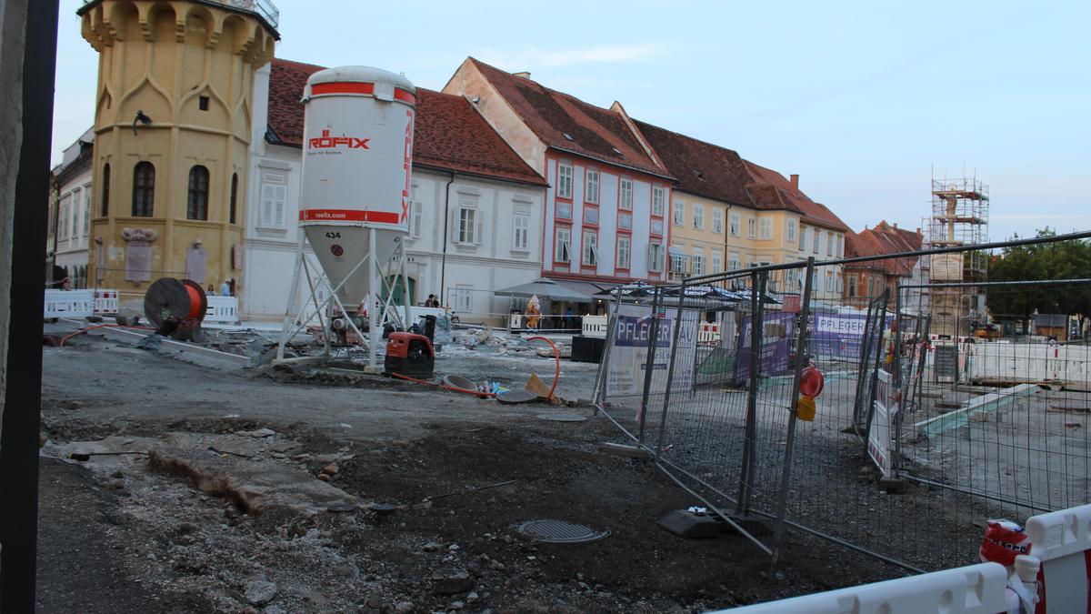 Bei der Hauptplatzsanierung in Bad Radkersburg bleibt kaum ein Stein auf dem anderen