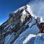 Das Bild vom Massenandrang auf den Everest ging um die Welt