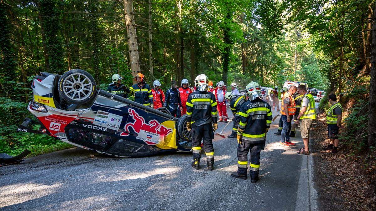 Raimund &quot;Mundl&quot; Baumschlager und sein Co-Pilot überschlugen sich mit ihrem Auto