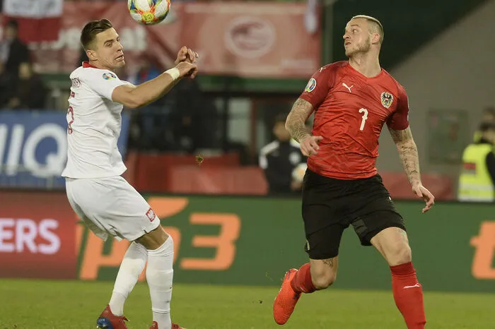 Marko Arnautovic: 3 Konnte seine Klasse nicht wie gewohnt ausspielen. Die mangelnde Spielpraxis war dem West-Ham-Legionär phasenweise deutlich anzumerken. Steigerte sich in der zweiten Hälfte jedoch.