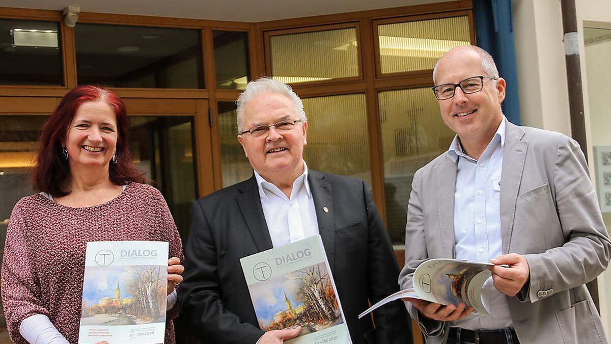 Rektor Jože Kopeinig mit seinen Bildungsreferenten Veronika Kušej und Daniel Sturm (rechts)