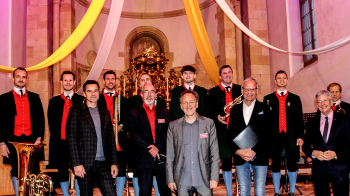 Pater Siegfried Stattmann, der Vorsitzende im Verein der Freunde des St. Pauler Kultursommers, konnte zahlreiche Ehrengäste begrüßen.