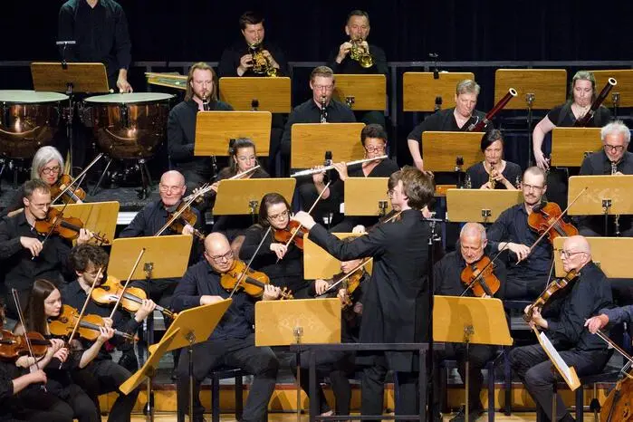 Im Mittelpunkt standen Antonín Dvořáks Cellokonzert in h-Moll und Felix Mendelssohn Bartholdys „Italienische“ Sinfonie. 