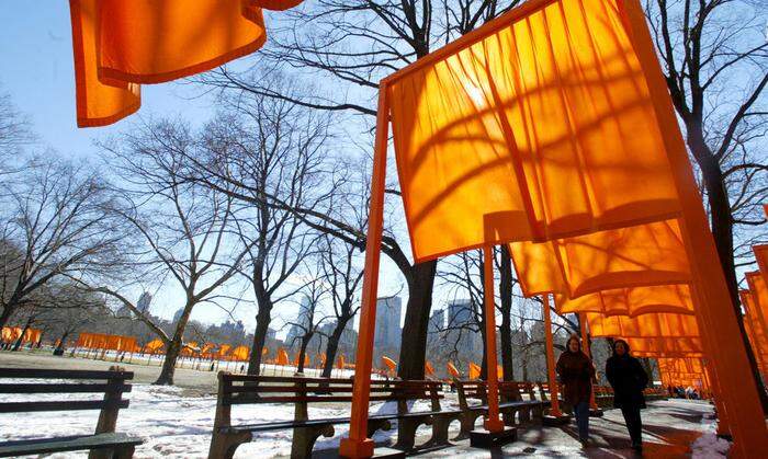 Das Projekt von Christo und Jeanne-Claude im Jahr 2005: 7503 Tore im Central Park.