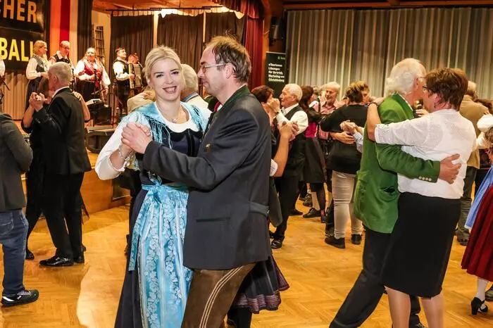 100. Villacher Trachtenball in Landskron 
