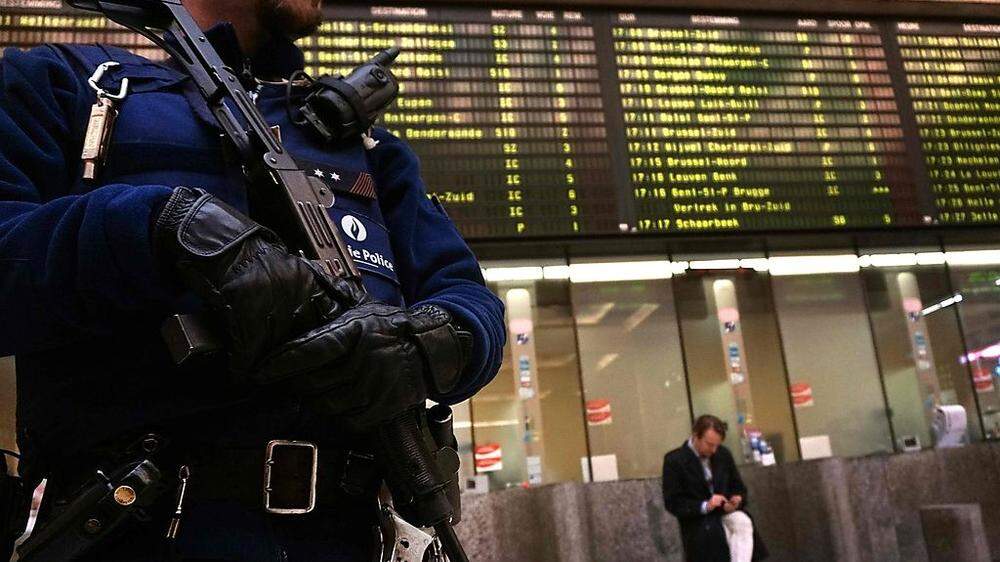 Fahnder nahmen 2015 in der EU mehr als 1.000 Terrorverdächtige fest