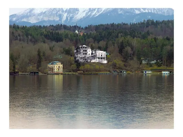 Ehemaliges Vorzeigehotel Excelsior am Südostende der Veldener Bucht