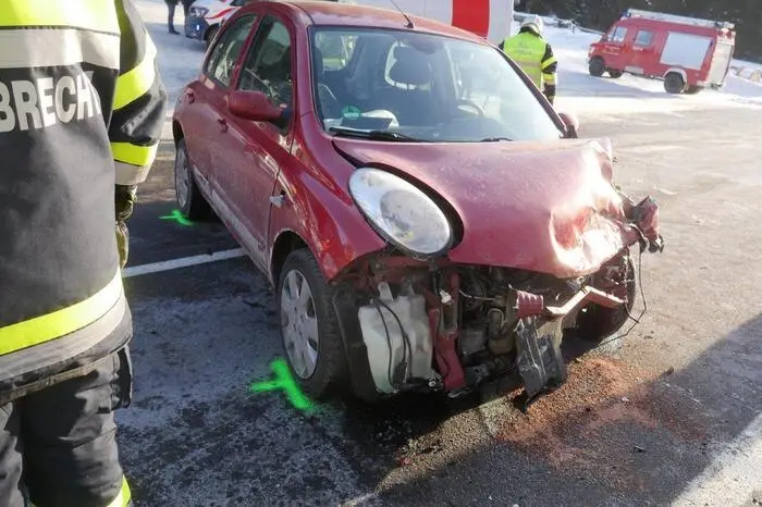 Die Frau wollte abbiegen und dürfte den anderen Wagen übersehen haben.