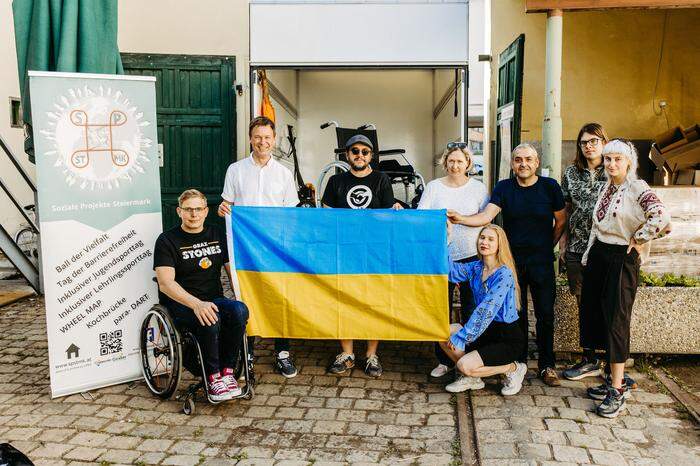 Die Fanklubs des SK Puntigamer Sturm Graz sowie der Verein Soziale Projekte Steiermark helfen Menschen in der Ukraine 