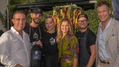 Winzer Christoph Sabathi, Jungbauern Nino Sifkovits und Cheyenne Ochsenknecht, Ex-Schirennläuferin Elisabeth Görgl, Fleischhauer Robert Buchberger und Fernsehmoderator Armin Assinger