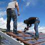 Solar-Dachziegel kann man einfach auf ein bestehendes Dach einbauen