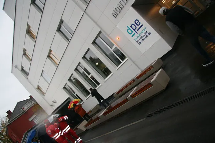 Soweit der erste Akt einer großen Katastrophenübung, die an der Montanuni in Zusammenarbeit mit den anderen steirischen Hochschulen durchgeführt wurde.