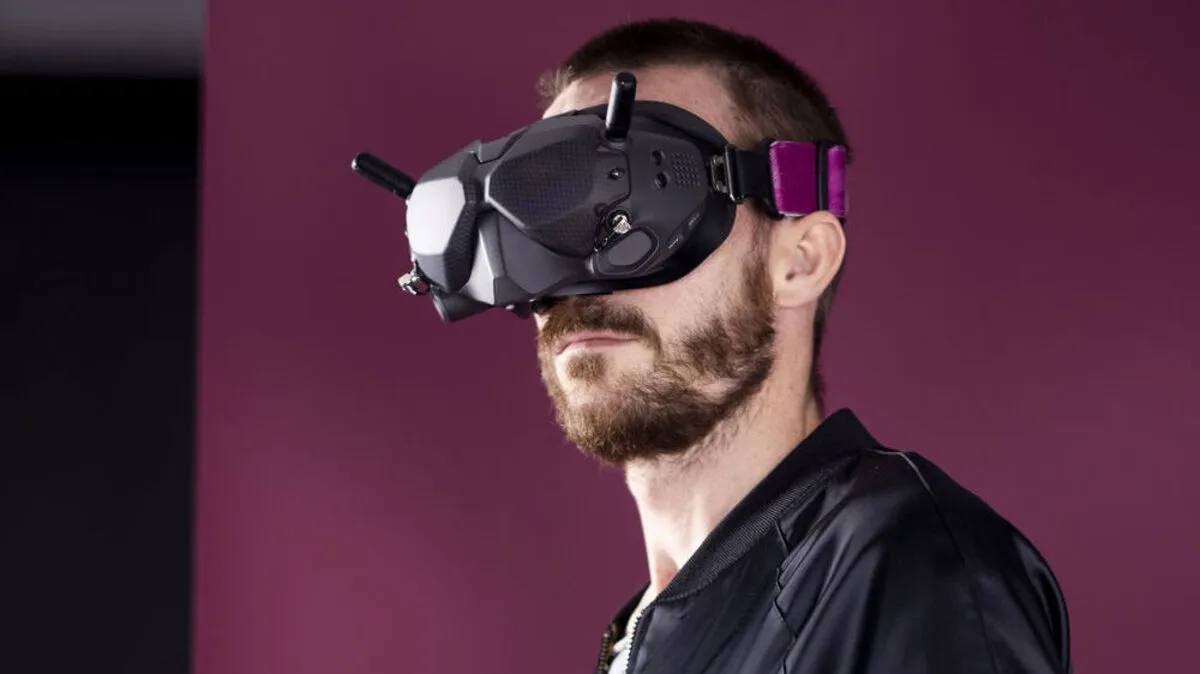 Simon Möstl steckt nicht nur hinter einer dicken Videobrille, sondern auch hinter spektakulären Videos aus Graz