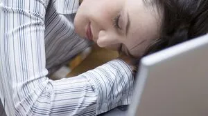 Ein Nickerchen statt Burn-Out? #QuietQuitting, also die innere Kündigung, ist ein Trend. Aber braucht es nicht auch Leistung? 