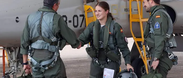 Prinzessin Leonor bei ihrem ersten Trainingsflug mit einem F5-Kampfjet