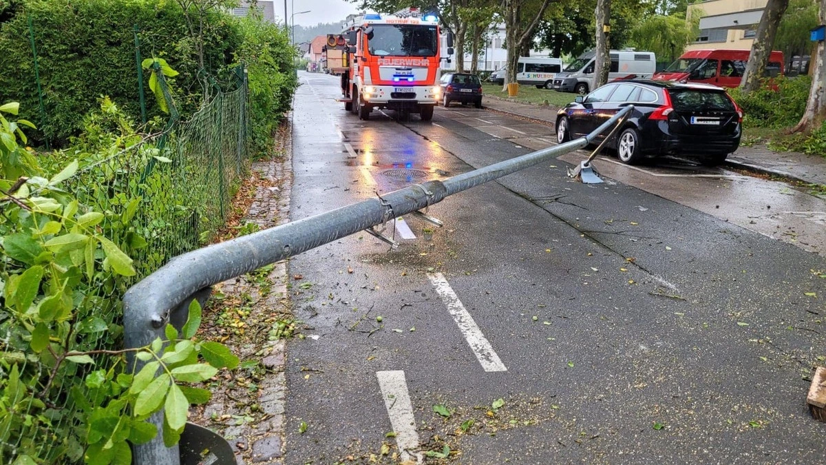 Unwetter in Kärnten: In Waidmannsdorf fiel eine Straßenlaterne um