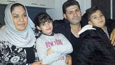 Wieder vereint: Die Familie wartet auf Ausgang des Verfahrens