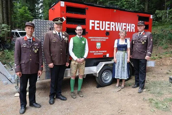 1Auch der neue 150-kVA-KHD-Notstromerzeuger wurde gesegnet