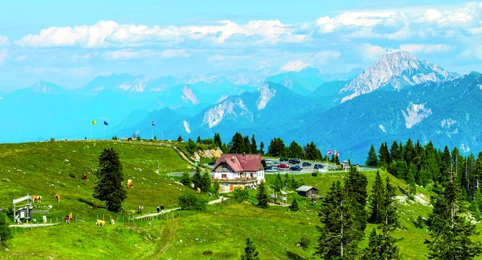 Entlang der Villacher Alpenstraße bietet sich einem ein beeindruckendes Panorama